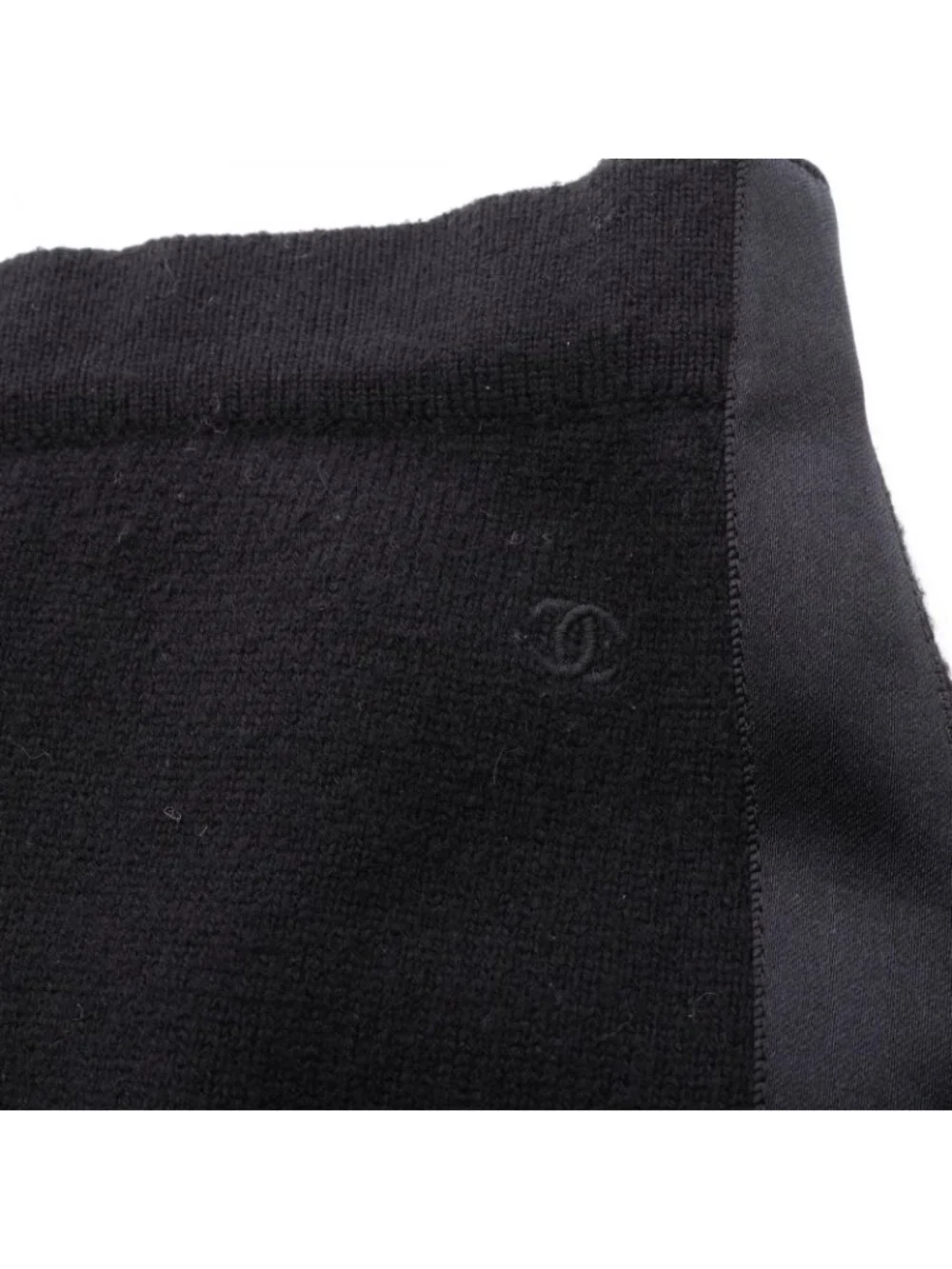 Chanel Set CC Logo Button Cardigan Skirt Knit Set